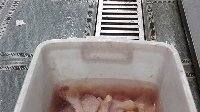 Nhếch nhác cơ sở cung cấp suất ăn công nghiệp Gia Phát và cơm niêu Kombo