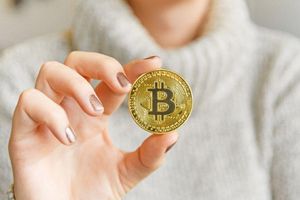 Bitcoin lại tăng giá khủng vì một tỉ phú tìm mua