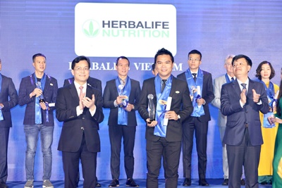Herbalife Nutrition tiếp tục được trao danh hiệu “Thương hiệu thực phẩm bổ sung dinh dưỡng hàng đầu” tại Giải thưởng Rồng Vàng năm 2022