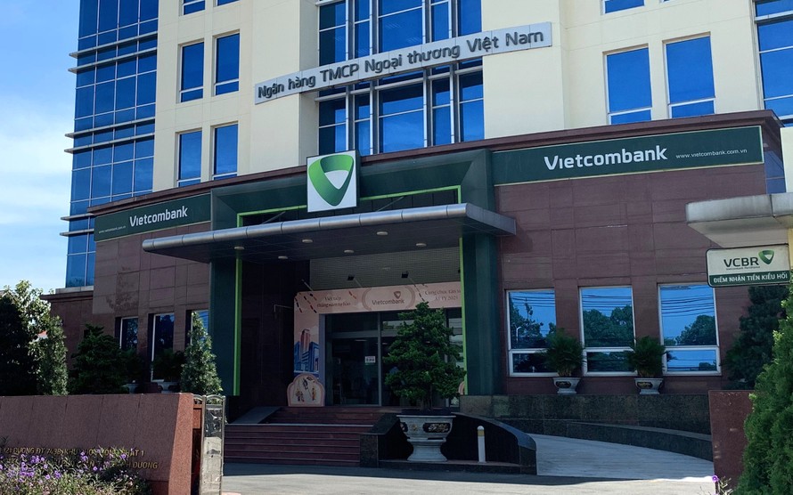 Vụ mất 300 triệu đồng trong tài khoản Vietcombank: Ngân hàng làm việc với khách hàng, vẫn bế tắc 