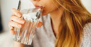 Những dấu hiệu sau khi uống nước chứng tỏ bạn đang có vấn đề về thực quản, cẩn thận kẻo ung thư gõ cửa