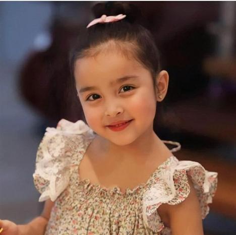 Con của mỹ nhân đẹp nhất Philippines xinh như thiên thần, cát-xê cao hơn cả mẹ