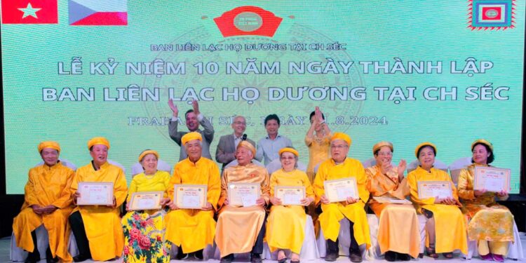 Kỷ niệm 10 năm ngày thành lập Ban liên lạc họ Dương tại CH Séc