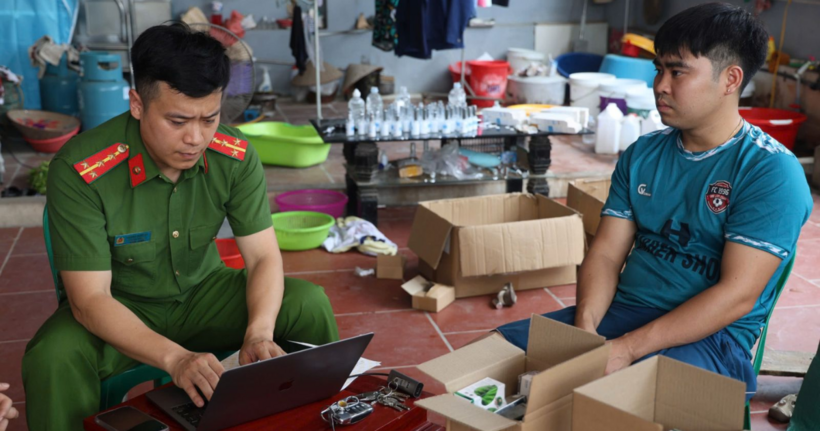 Chủ xưởng sản xuất mỹ phẩm giả bán trên Shopee, Tiktok có lời khai rúng động về thủ thuật 